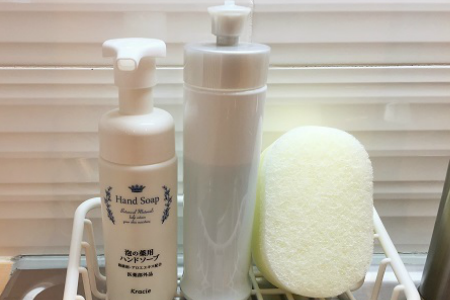 ハンドソープと食器洗い洗剤・スポンジあり