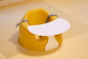 เก้าอี้เด็กแบบ Bumbo: สำหรับเด็กอายุ 4–9 เดือน