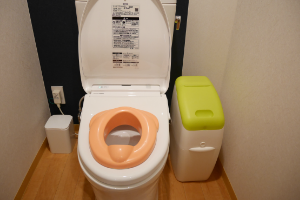 トイレトレーニング中のお子様にも最適な子供用便座あり